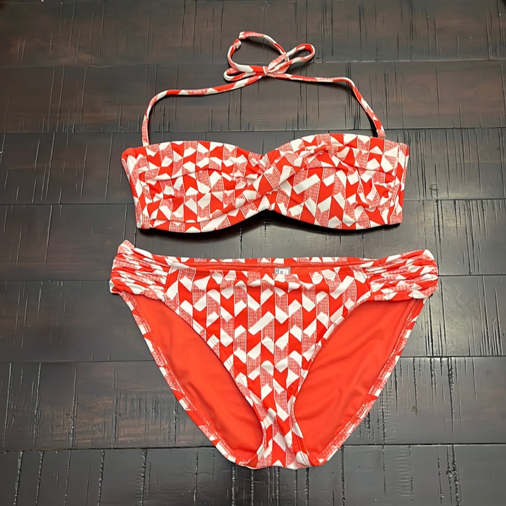 JC penny woman’s swim Set geometric Print Red/White sz Small/Large